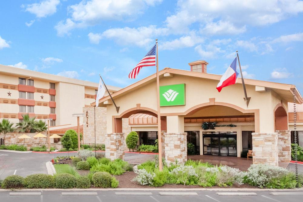 Wyndham Garden Hotel Austin Exterior photo