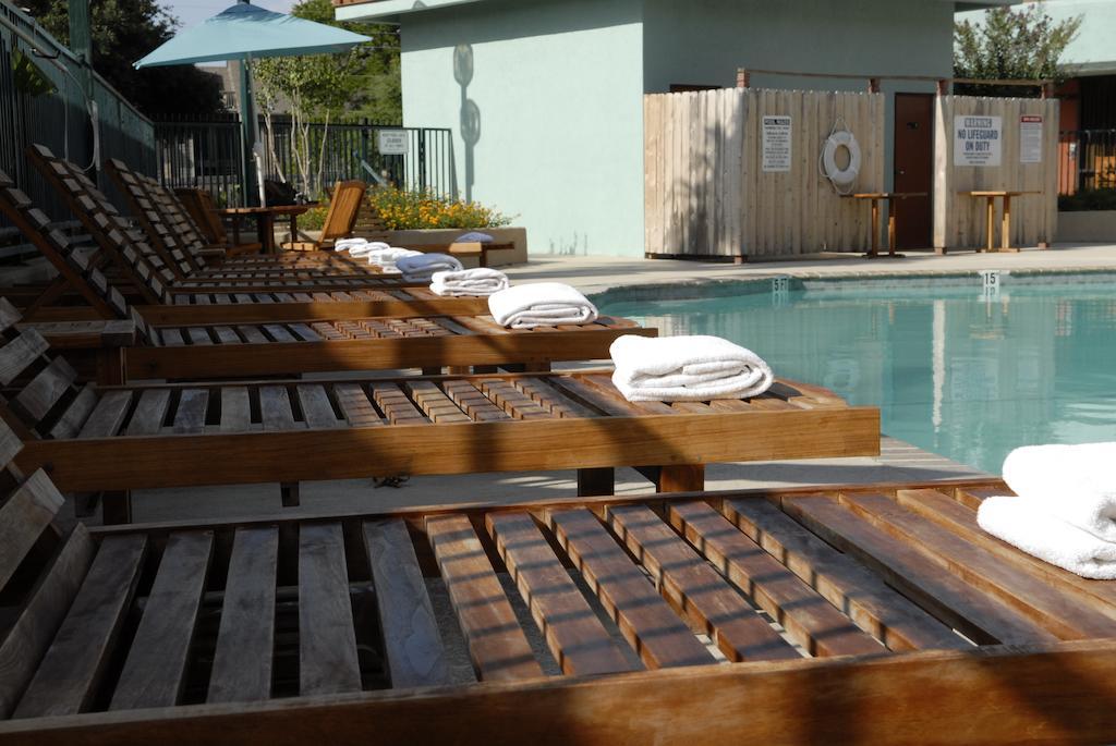 Wyndham Garden Hotel Austin Exterior photo