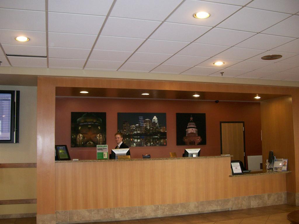 Wyndham Garden Hotel Austin Exterior photo